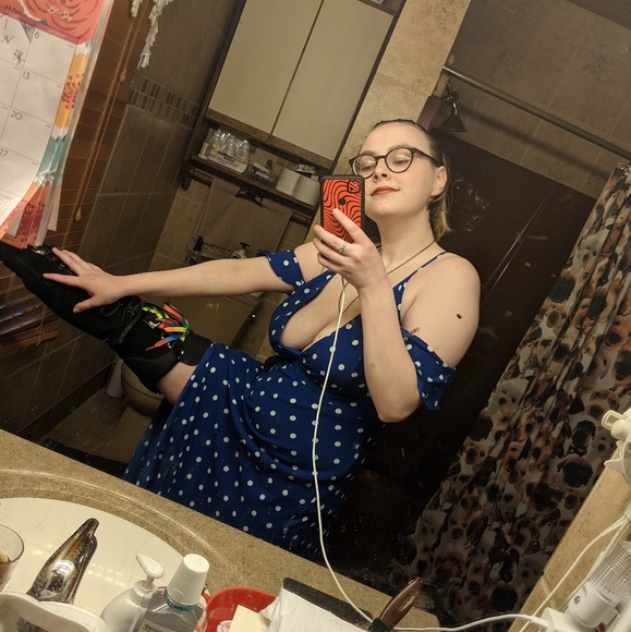 Meet your Posher, Iris - Picture 9 of 16